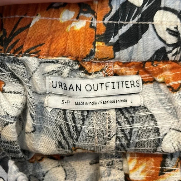 Urban Outfitters women’s gray floral tropical print jogger pants size small - Picture 9 of 11